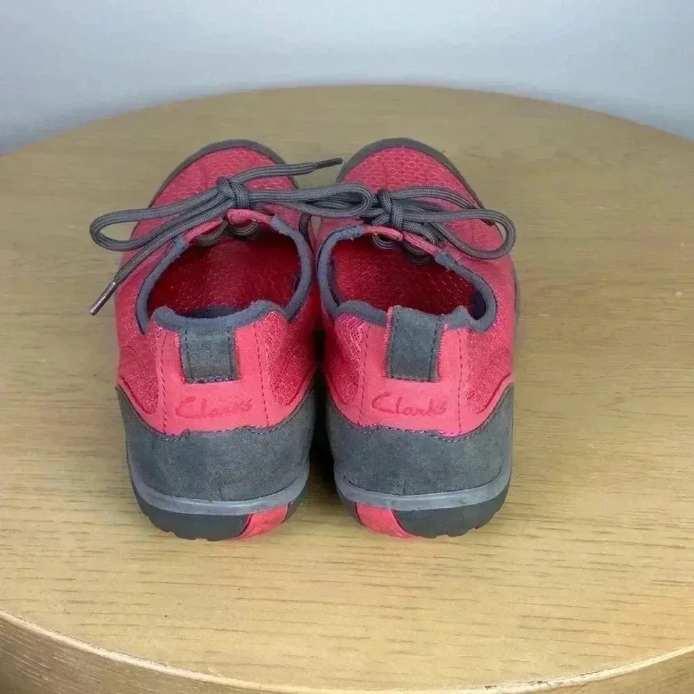 Clarks Womens 10 Lace Up Mesh Sneaker Red Comfort Support Casual Colorful Sporty